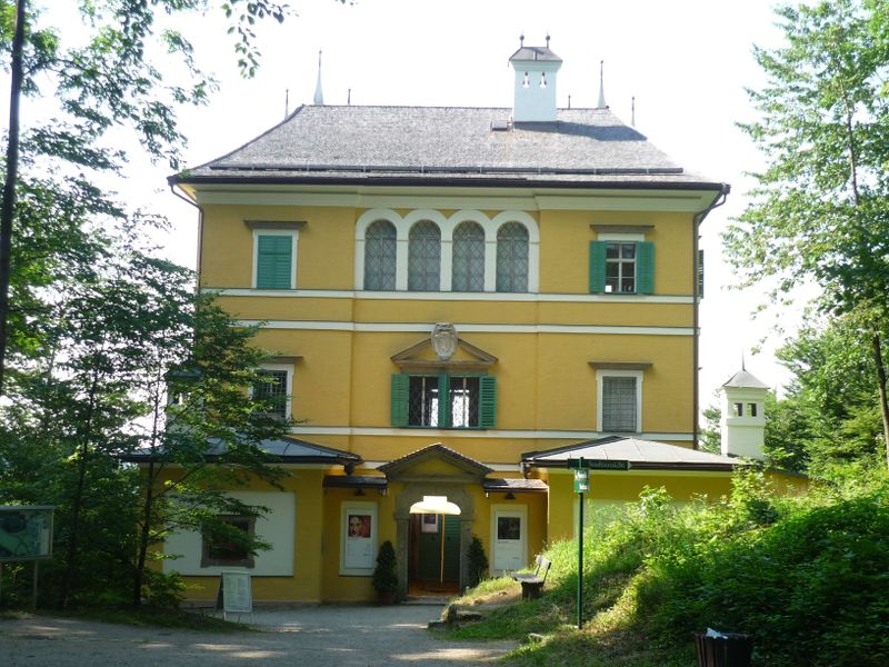 Datei:Monatsschlössl am Hellbrunner Berg.jpg