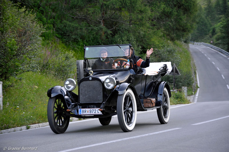 Datei:Grossglockner Hochalpenstraße Dodge 2.jpg
