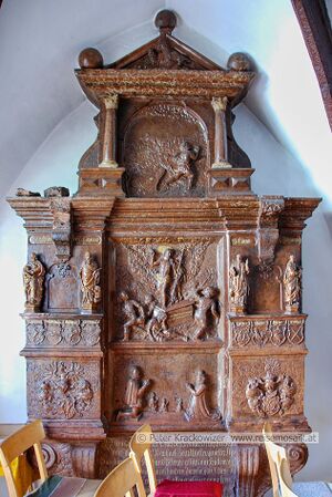 Peterskapelle Hallein Seitenaltar.jpg