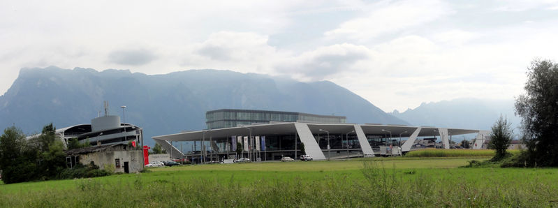 Datei:Panoramabild Pappas-Zentrale v. Ost.JPG