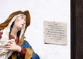 Inschrift bei der Kalvarienkapelle in Oberndorf.jpg