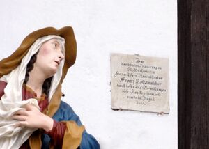 Inschrift bei der Kalvarienkapelle in Oberndorf.jpg