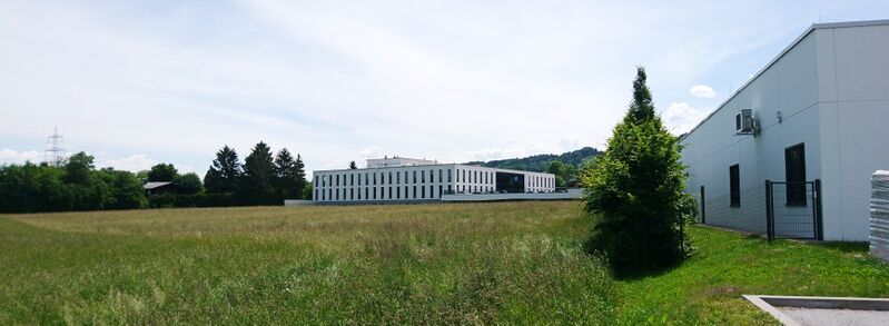 Datei:Mercedes Zentrale.jpg