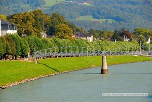 Mozartsteg Giselakai Bürglstein September 2011 002.jpg