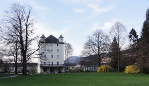 Schloss Kahlsperg, Frühjahr 2011.jpg
