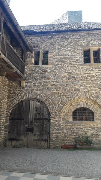 Datei:Burg Finstergrün 1 (41).jpg