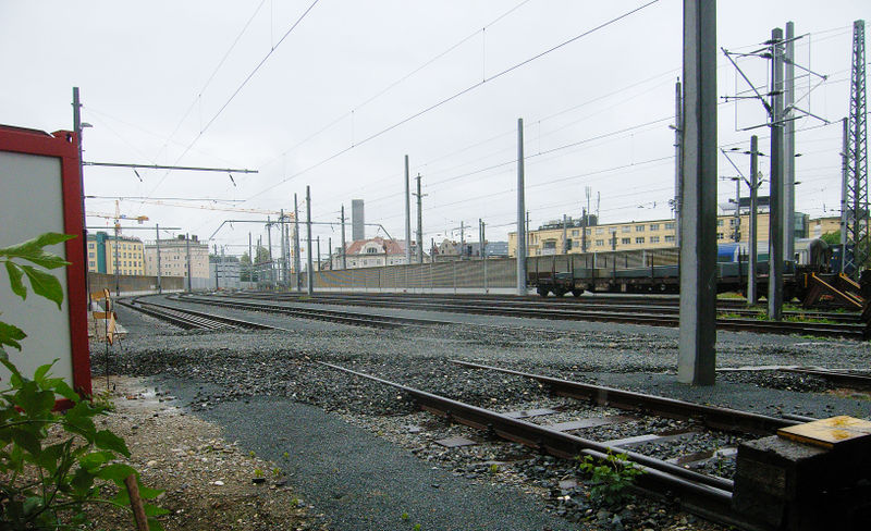 Datei:Gleisanlage beim Nelböck-Viadukt.jpg
