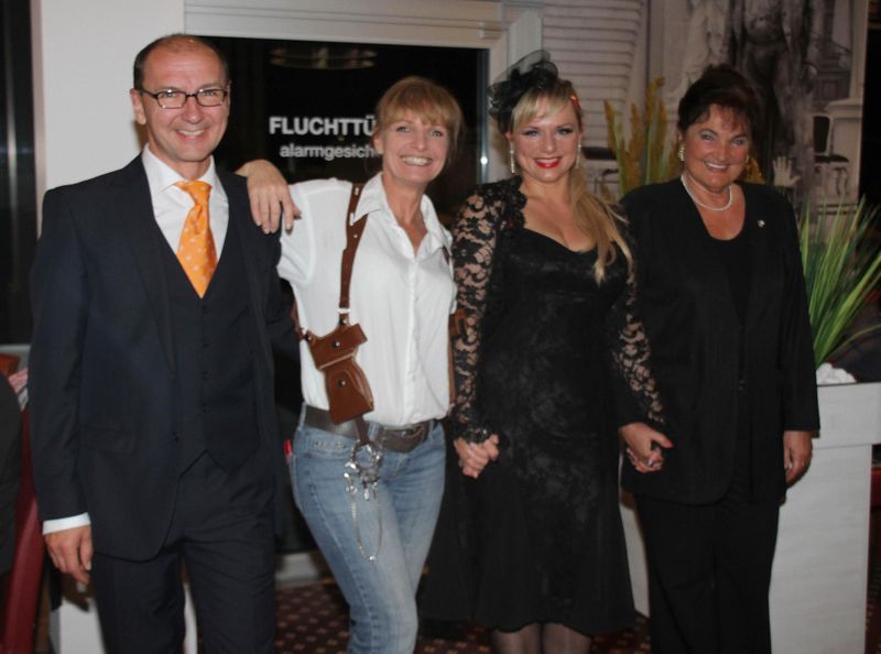 Datei:Theater-dinner-company-schauspieler 2014.jpg
