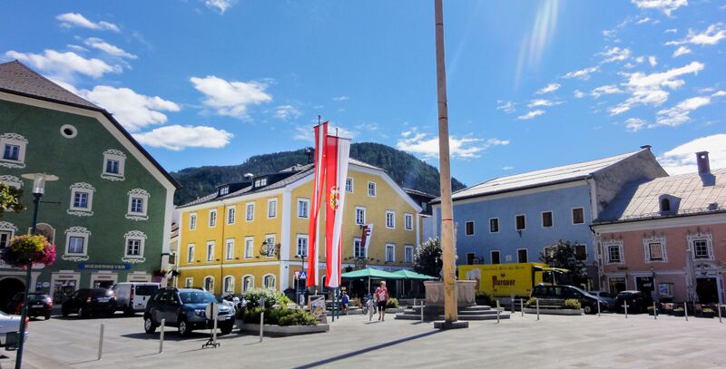 Datei:Gambswirt in Tamsweg.jpg