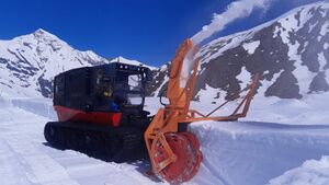 Großglockner Hochalpenstraße Schneeräumung 2021 70.jpg