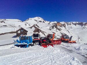 Grossglockner Hochalpenstrasse Schneeräumung 2018 12.jpg