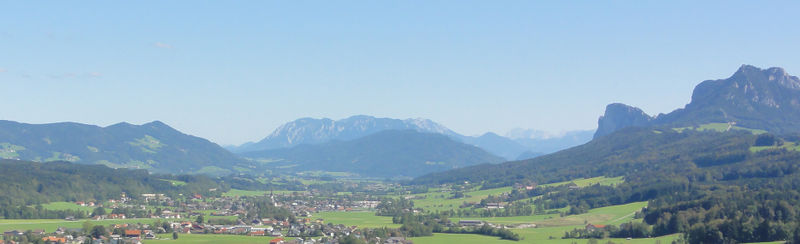 Datei:Höllengebirge, westliche Ansicht.jpg