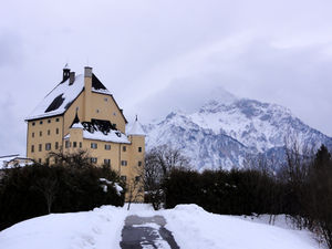 Schloss Goldenstein, Nordzufahrt.jpg