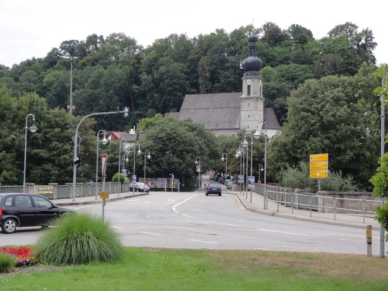 Datei:Östliche Trostbergansicht bei der Alzbrücke.JPG