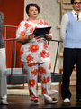 Romana Oberascher, Obrau der Hofer Theaterspieler, Bild vom Schlussapplauf von der Aufführung Der Mustergatte am 21.3.2015.jpg