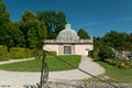 Mirabellgarten Vogelhaus 02.jpg