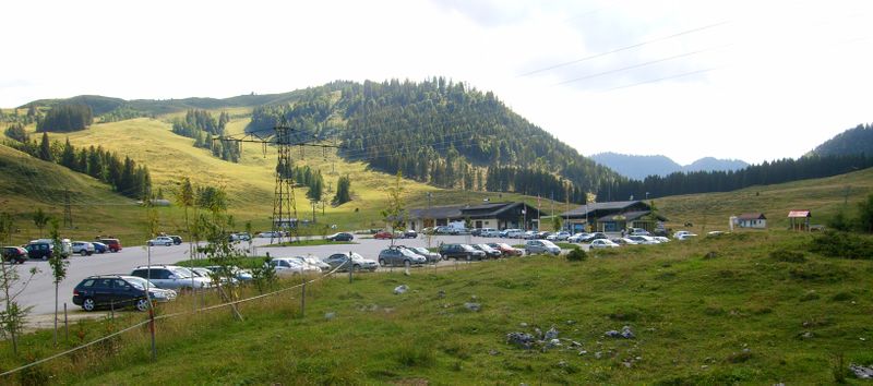 Datei:Postalm Parkplatz.jpg
