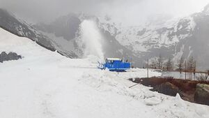 Großglockner Hochalpenstraße Schneeräumung 2020 05.jpg