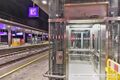 Neumarkt am Wallersee Bahnhof Personenlift.jpg