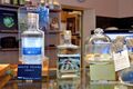 Vodka Sorten mit Kaviar und Garnelen sowie Kaviar Seife von Grüll Fischhandel in Grödig.jpg