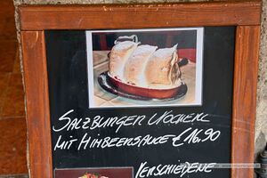 2021 05 24 Salzburger Nockerl Getreidegasse Salzburg.jpg