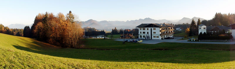 Datei:Eugendorfer Berg-Südpanorama.jpg