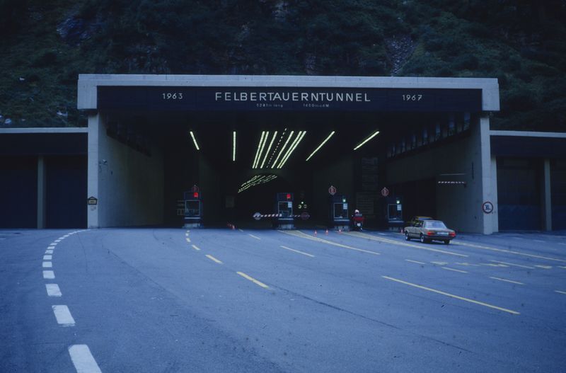 Datei:Felbertauern-Tunnel 1988.jpg
