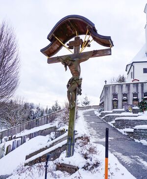Friedhofskreuz in Koppl .jpg