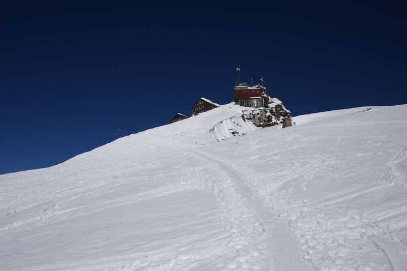 Datei:Sonnblick-zittelhaus7884.jpg