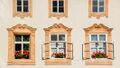 Benediktiner Erzabtei St Peter Stiftshof Salzburger Kastenfenster.jpg