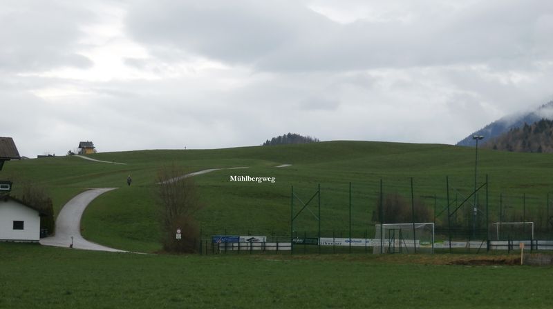 Datei:Mühlbergweg (Hof bei Salzburg).jpg