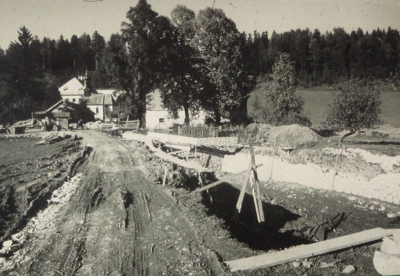 Datei:Pfarrhofgrabenverbauung.jpg