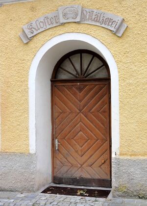 Eingang zur ehemaligen Klostermälzerei.jpg