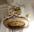 Schalldeckel auf der Kanzel in der Pfarrkirche Gnigl.jpg