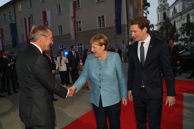 Datei:EU Gipfel Festspielhaus 01.jpg