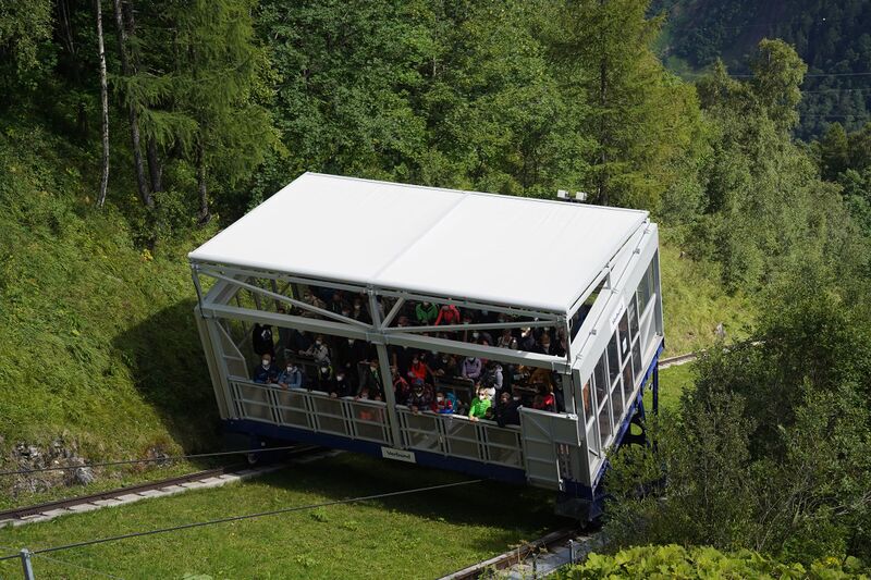 Datei:Lärchwand-Schrägaufzug Kaprun.jpg