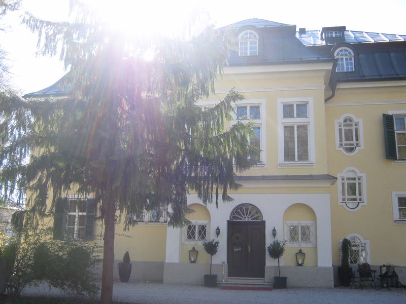 Datei:Trapp-Villa.jpg