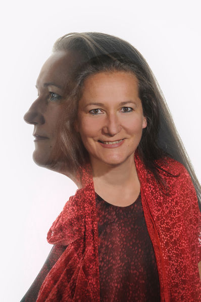 Datei:Astrid Aigner Kuenstlerin.jpg
