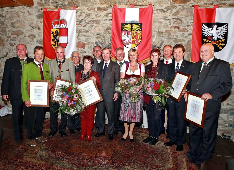Datei:Pinzgau Buergermeister Ehrung 2014.jpg