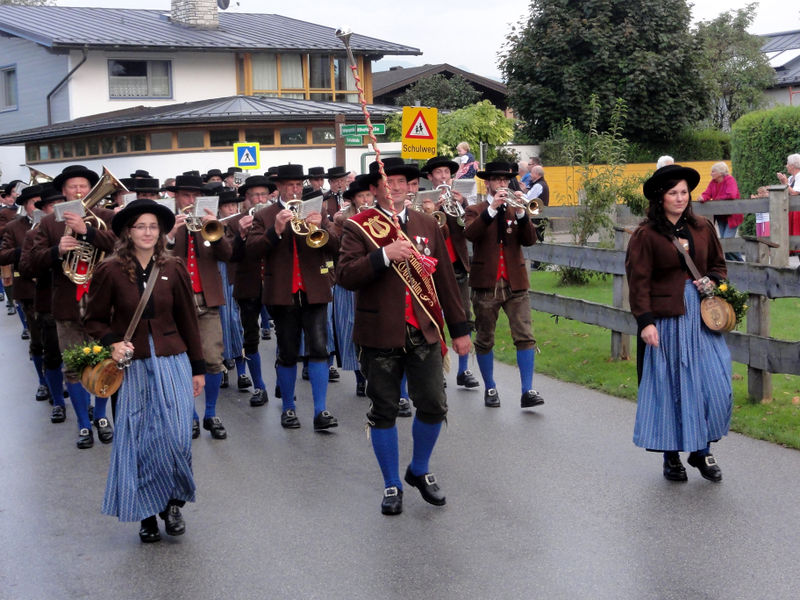 Datei:Trachtenmusikkapelle Oberalm.jpg