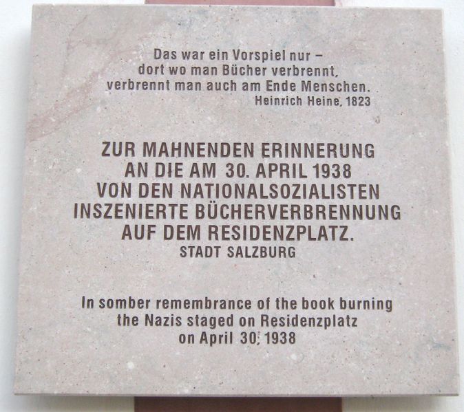 Datei:Gedenktafel Bücherverbrennung.jpg