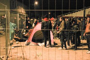 Camp Asfinag Autobahnmeisterei Flüchtlinge.jpg