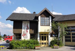 Hauptwache der Freiwilligen Feuerwehr Thalgau, Westansicht.jpg