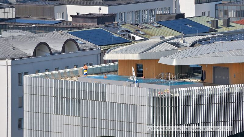 Datei:Paracelsus-Sauna Neubau Außenbecken Salzburg.jpg