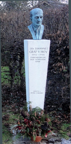 Büste Johannes Graf von Moy.jpg