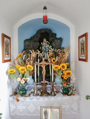 Schöffbaumkapelle, innen und Kapellen-Ausblick nach Fuschl (03).jpg