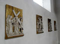 Kreuzweg-Relieftafeln in der Pfarrkirche Schleedorf.jpg
