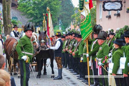 2012 09 30 Historische Prangerschützen Bad Vigaun 01.jpg