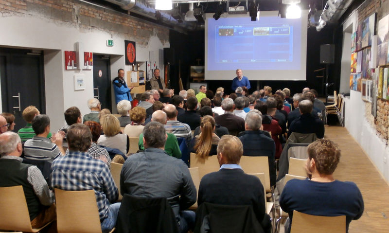 Datei:Filmabend im K3 Saal.jpg