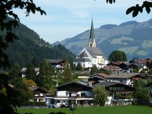 Kirchberg in Tirol mit dem namengebenden Kirchberg.jpg